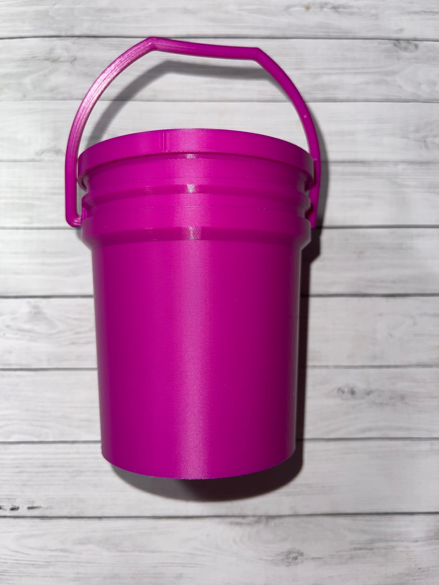 Mini bucket with lid and 2oz crumble